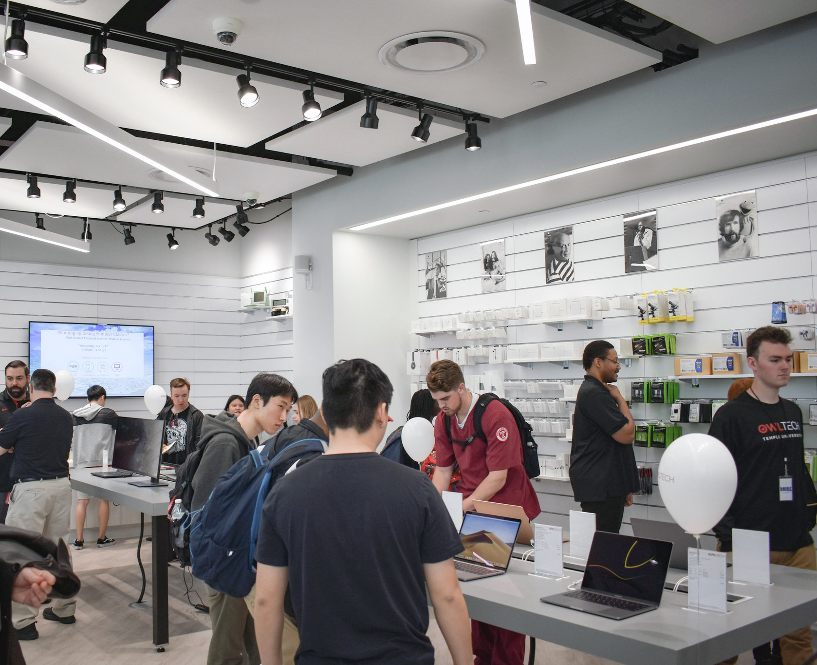 Temple University S Owltech Computer Store Officially Opens J J